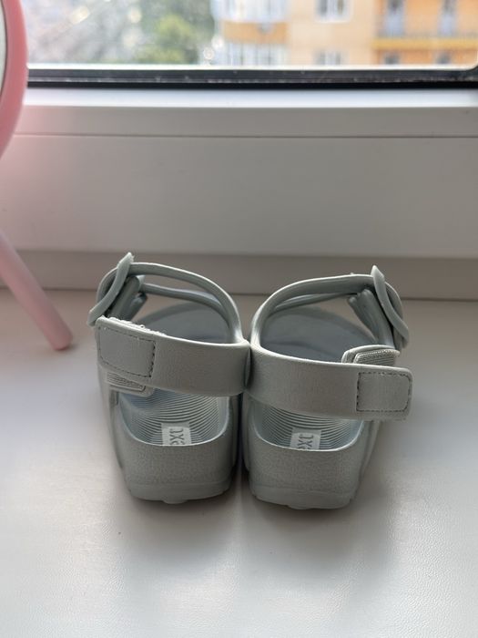 Босоніжки на дівчинку Zara 21 р