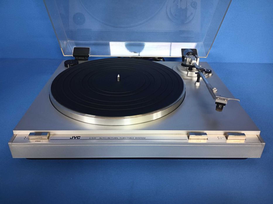 gira-discos JVC L-A21