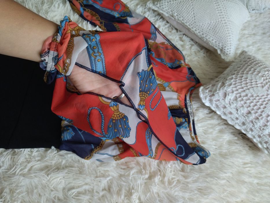 Sukienka rozcięcia na rękawach 36 38