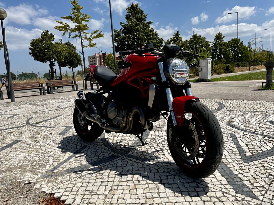 Ducati Monster 821 Red 2018