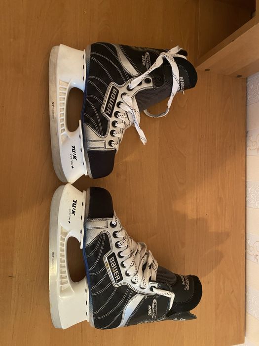 Продам оригінальні коньки BAUER supreme