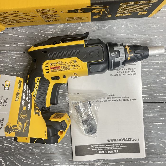 Безщітковий шуруповерт для гіпсокартону DeWALT DCF630 XR DCF620