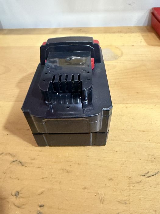 Baterias e carregadores para máquinas da Milwauke, Wurth e Makita