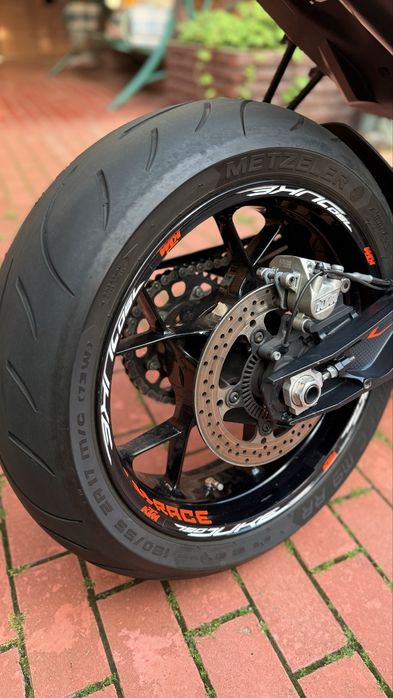 Мотоцикл КТМ (KTM 790 Duke R )