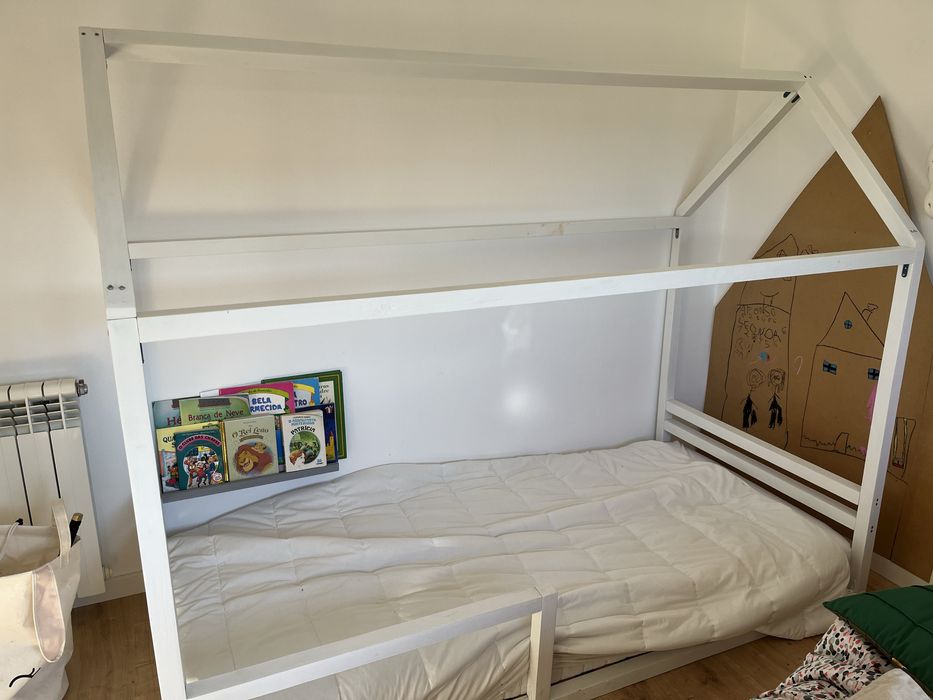 Cama montessori com colchão