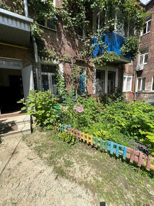 I Продам 2 комнатное подселение р-н Вокзала. До метро  Вокзальная 10 мин.