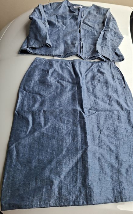 Conjunto de saia e casaco