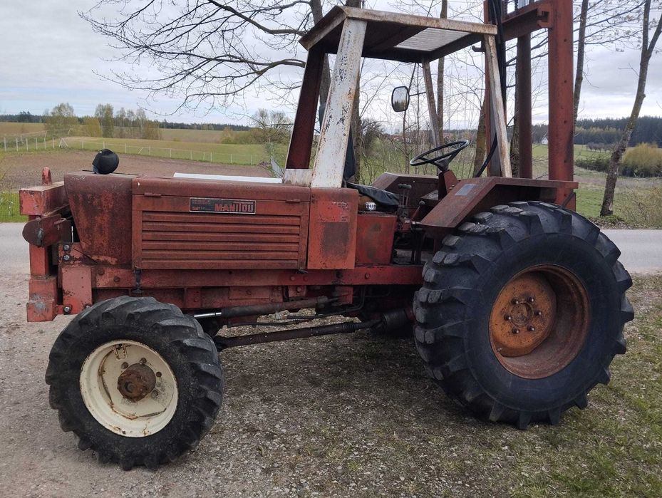 wozek widłowy MANITOU D 20  terenowy 4*4 sinik deutz 3 cylindry sprawny
