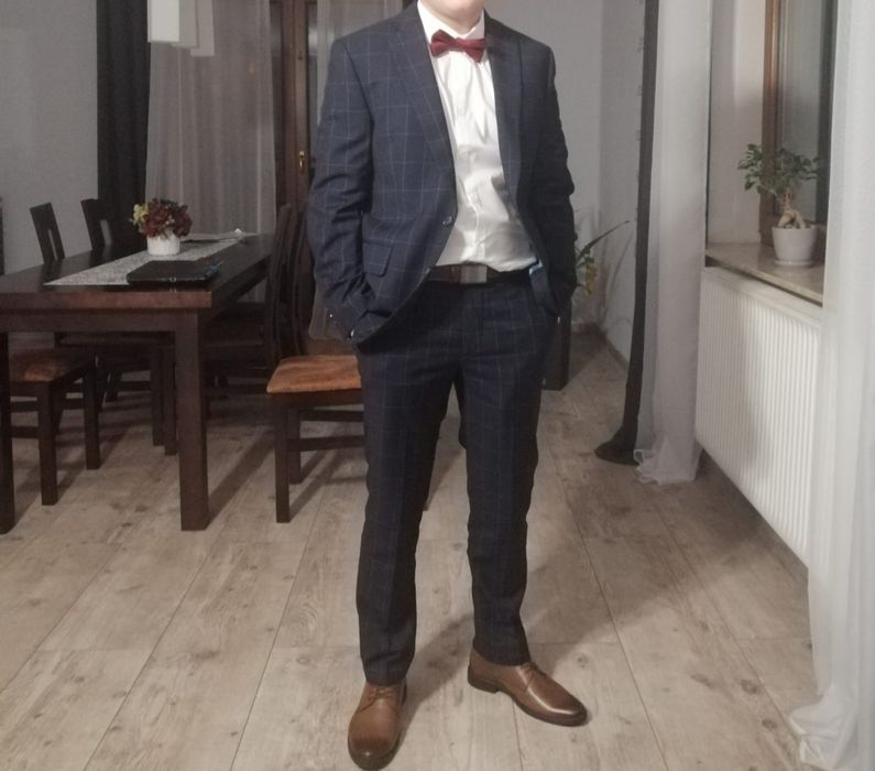 Garnitur młodzieżowy granatowy w białą kratę jak nowy polecam!!!