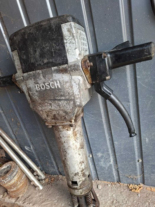 Młot Bosch GSH 27