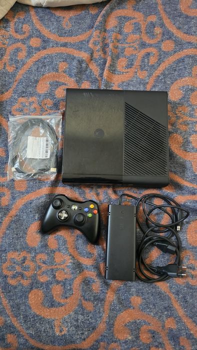Xbox360 super slim  500gb    desbloqueada  .