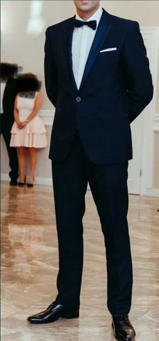 Elegancki, ślubny garnitur
