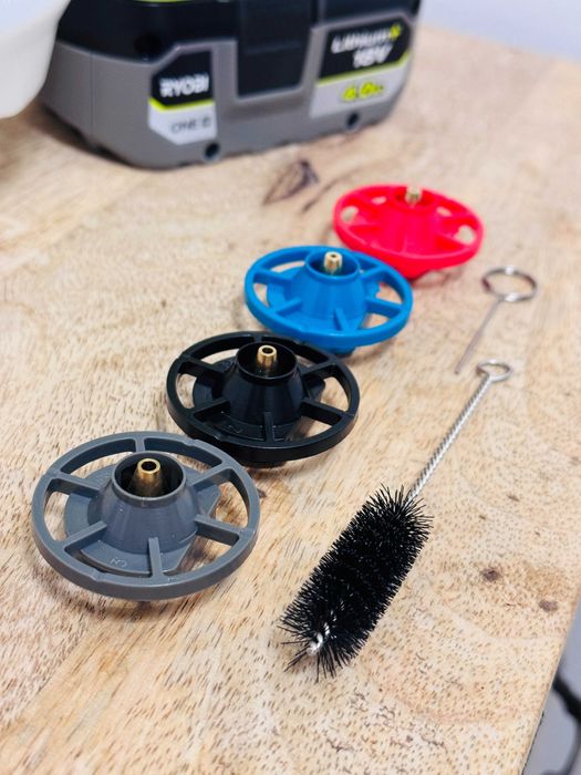 Pistolet do zwilżania powierzchni betonowych na baterie RYOBI ONE