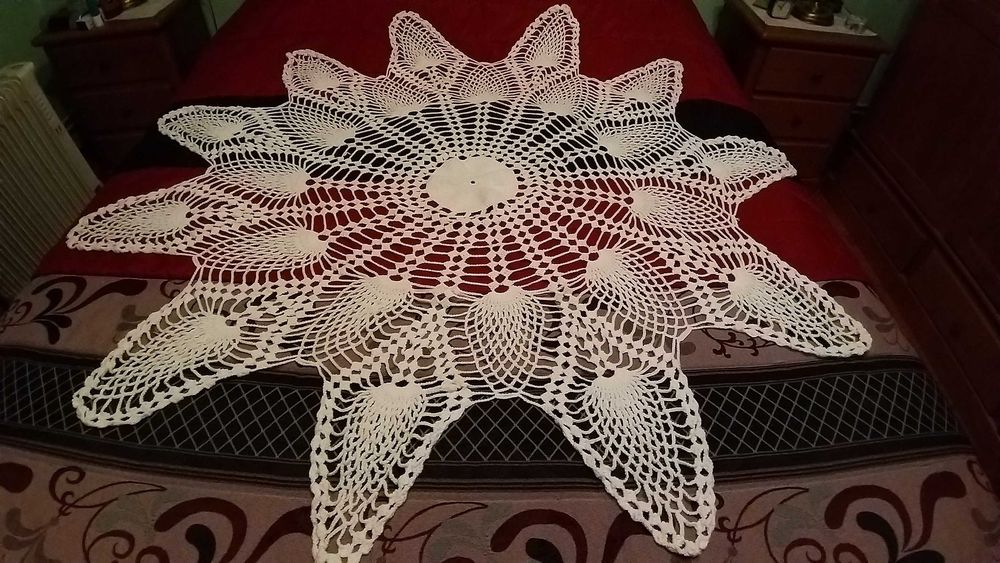 toalha centro de mesa em renda feita á mão 4