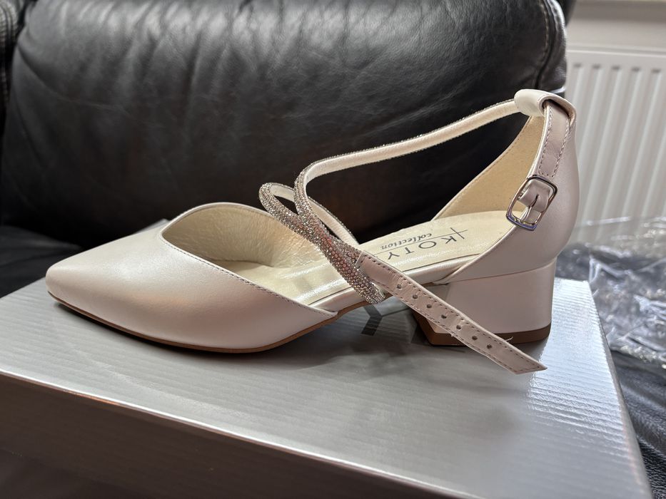 Sprzedam nowe damskie buty Kotyl 9943 – biały perła, r. 37