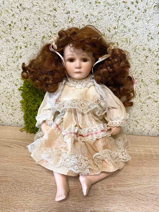 Порцелянова лялька колекційна