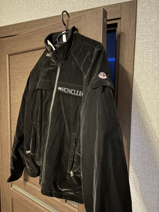 Чоловіча Вітровка Moncler розмір XL