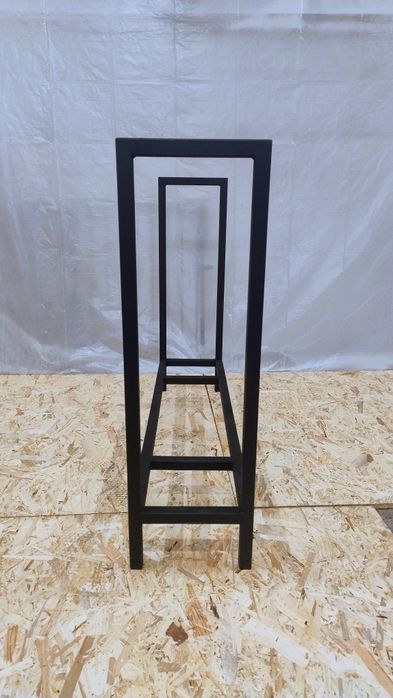 Stojak na drewno kominkowe