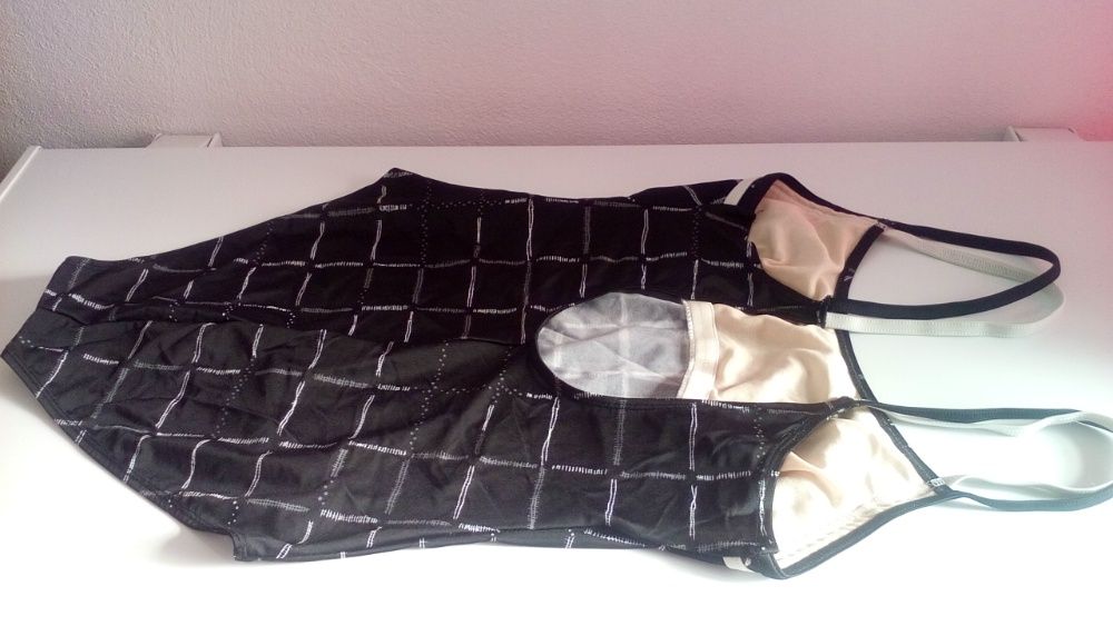Na piscina ou na Praia? Sinta-se bem!Biquínis e fatos de banho L/XL!