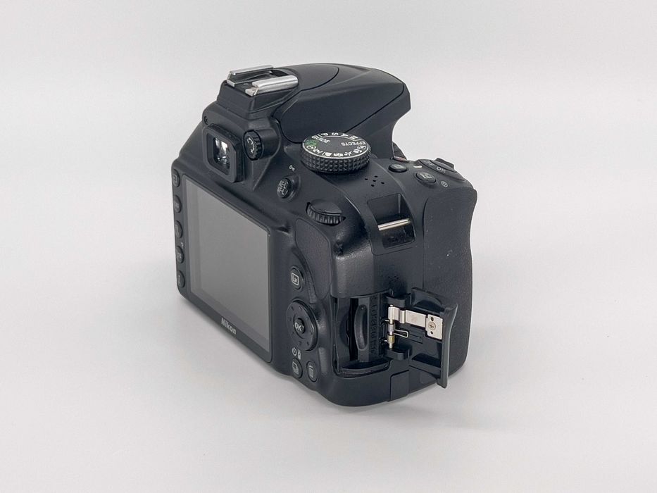 Câmara Fotográfica Nikon D3400 + 18-55mm + 70-200mm + Acessórios