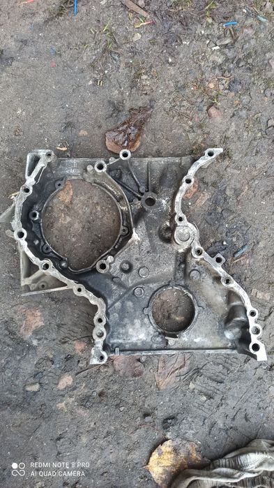 Передня кришка двигуна мотора мерседес mersedes номер R6010150301