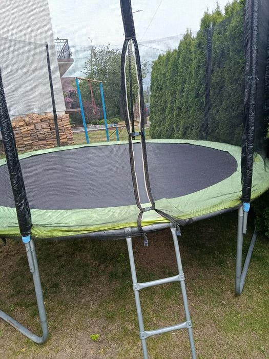 Sprzedam trampolinę.