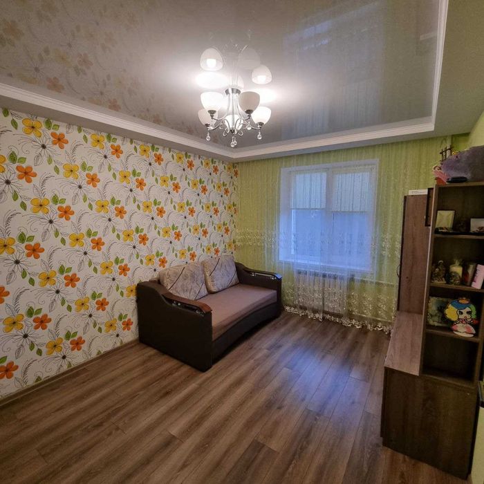 Продам 3к Парус Коммунар Свежий  ремонт !