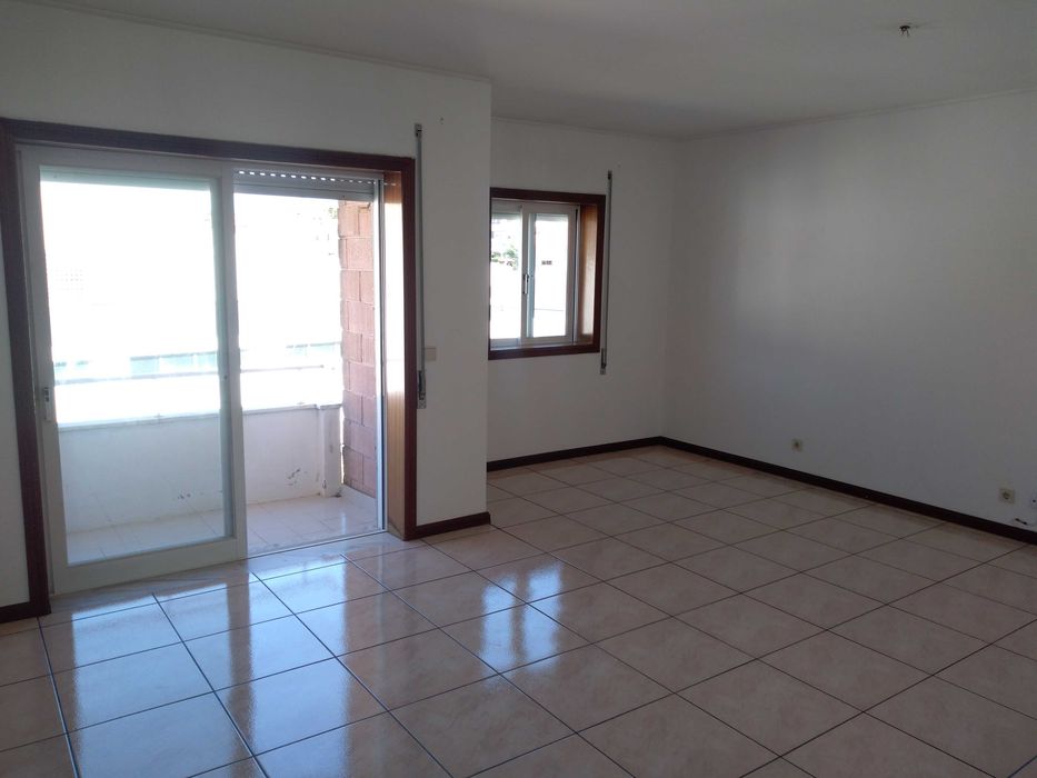 Arrenda-se Apartamento T2 Valongo