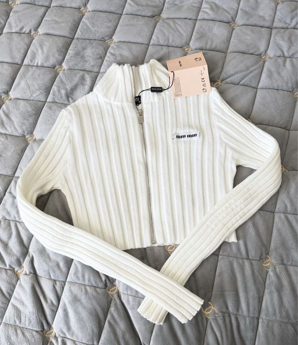 Біла кофта коротка кофтинка топ miu miu