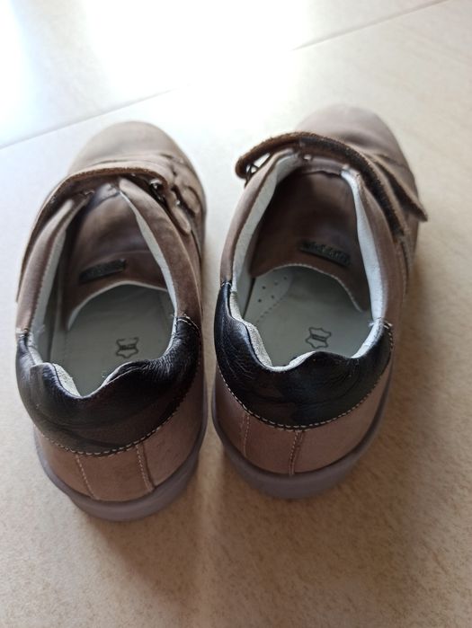 Buty chłopięce zapinane na 2 rzepy