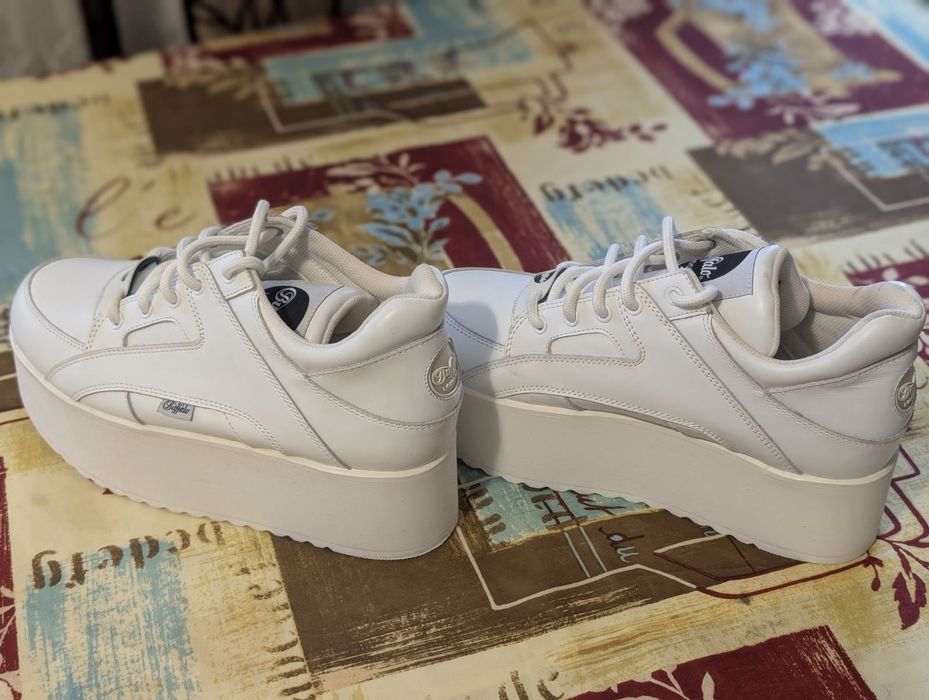 Жіноче взуття BUFFALO