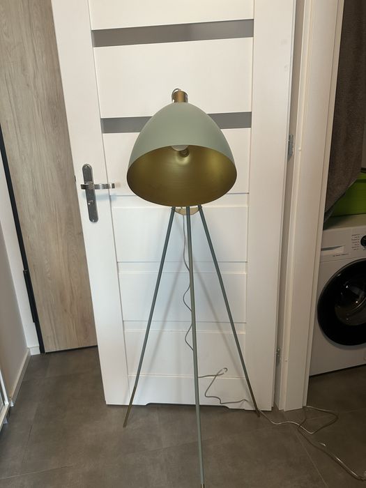 Lampa stojąca podłogowa