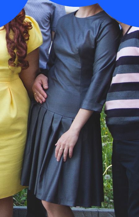 Сукня з костюмної тканини