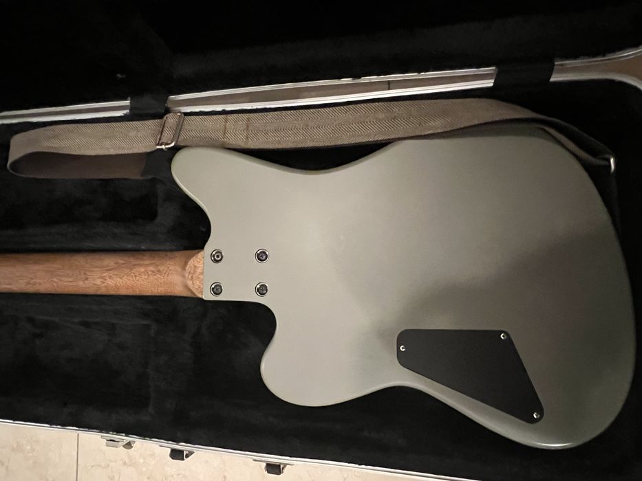 Charvel Desolation Sk3 c/ Hardcase