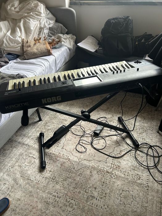 Teclado korg kromer