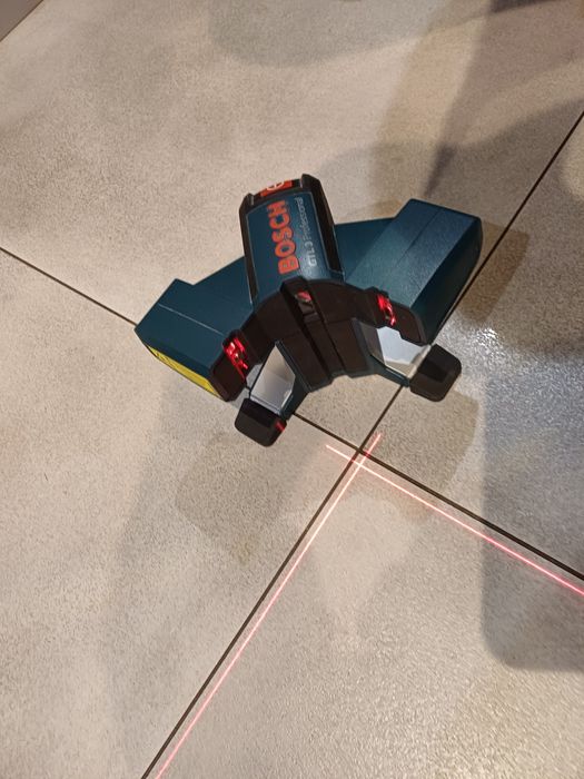 Laser liniowy krzyżowy  GTL 3 BOSCH