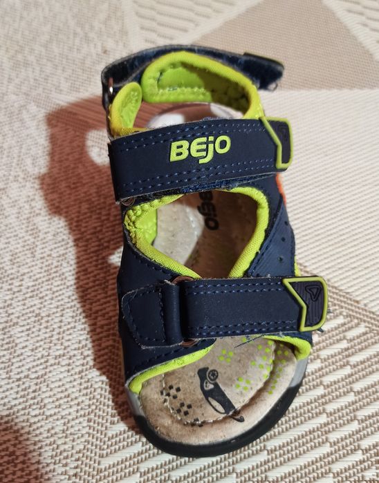 Сандалі на дитину