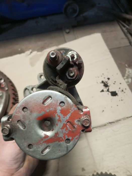 Продам стартер на Renault Duster