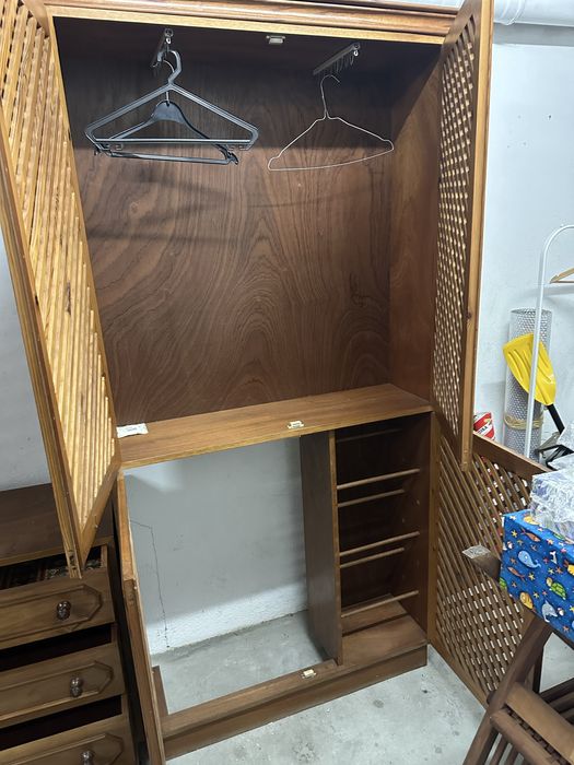 Armario + comoda de quarto em Pinho