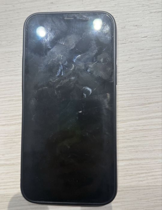 iPhone 12 pro max em bom estado