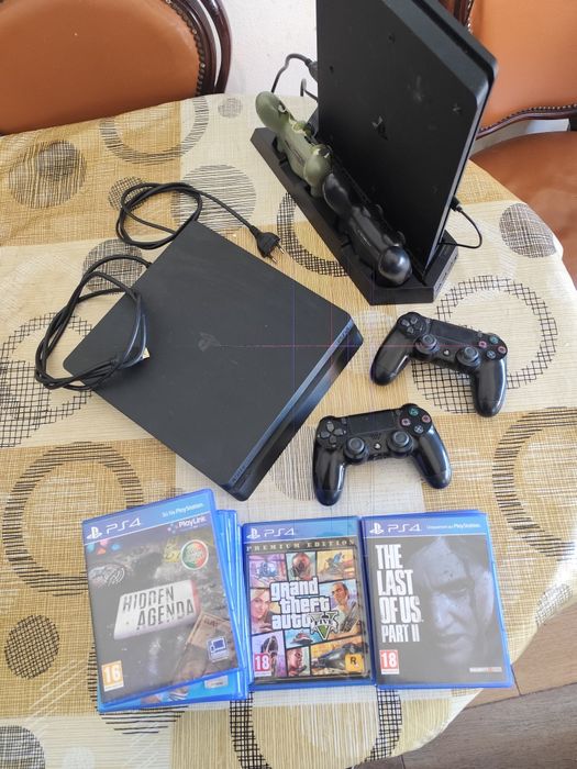 PS4 Slim 500GB + PS4 Slim 1TB SSD | 2 comandos cada | manutenção feita