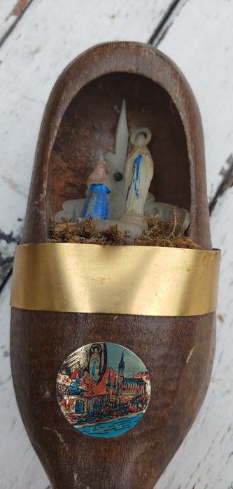 Zabytkowa zawieszka pamiątka z Lourdes (F20)