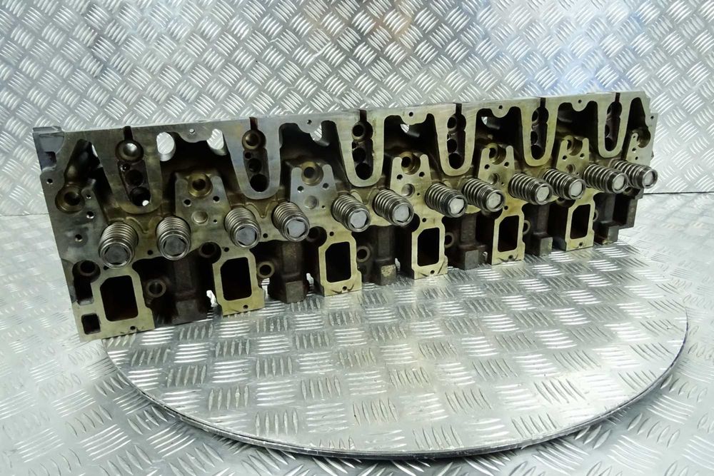 Głowica do silnika Deutz TCD2013 L06 2V. Kompletna.