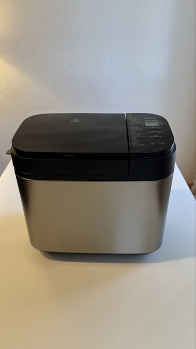 Máquina de Pão Panasonic SD-YR2550, como nova (usada 1 vez)