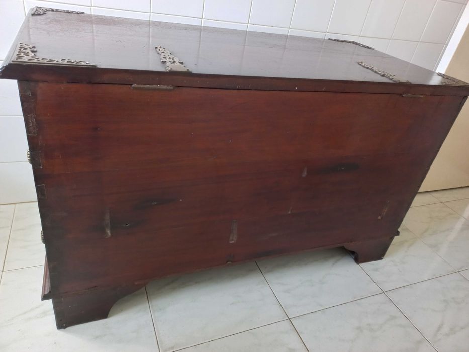 Vendo Arca em Madeira