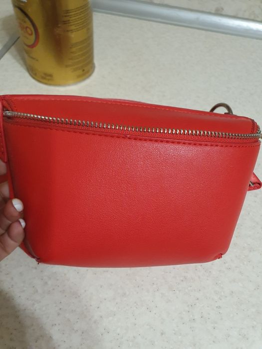 Бабанка через плече bershka