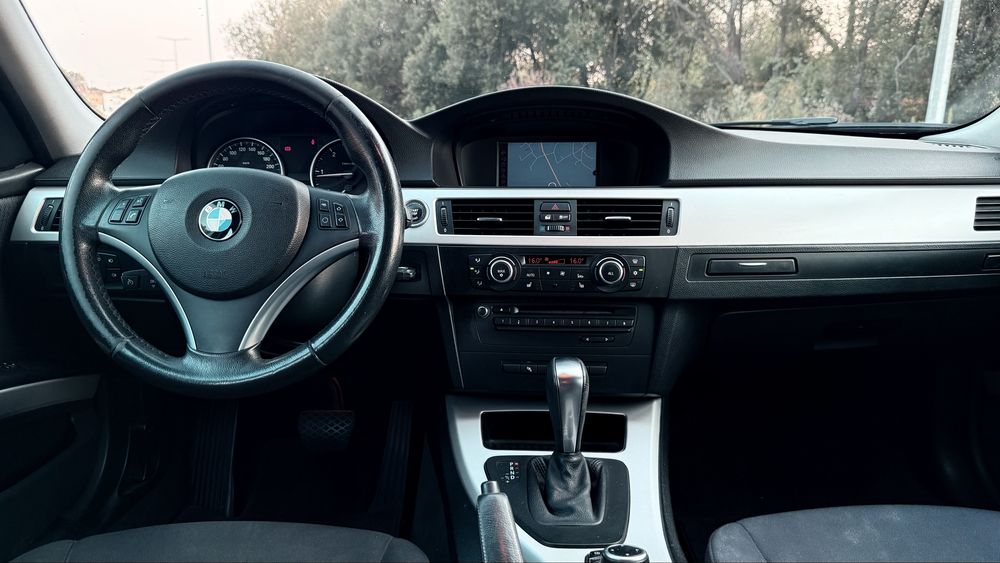 BMW 320D Auto Sport Line 2011