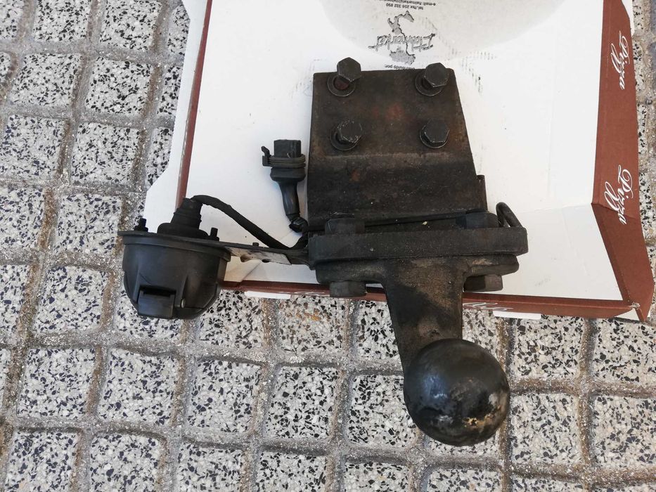 Engate com bola para reboque