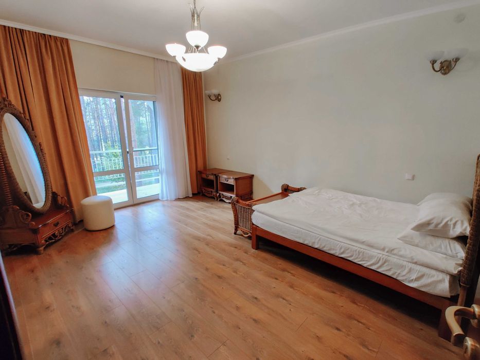 Оренда котеджу під Києвом у с. Мощун