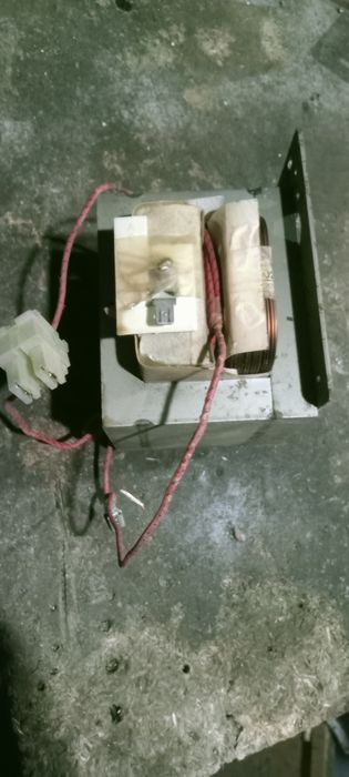 Запчастини до мікрохвильової печі